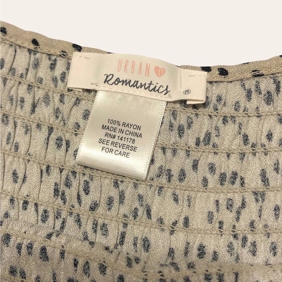 NWOT Urban Romantics Blouse - Picture 5 of 7